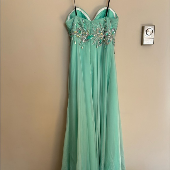 Prom Dress - Picture 9 of 10